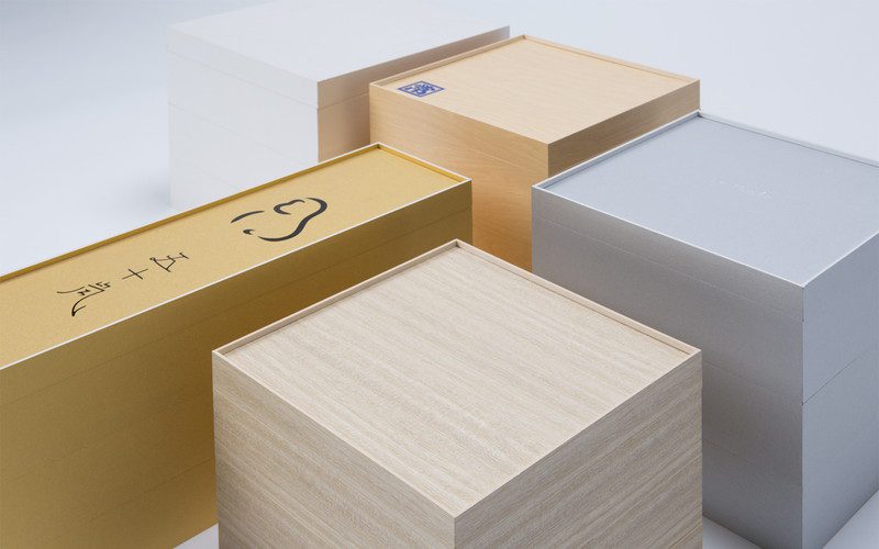 紙製おせち重箱（ミルクラフト） | 貼り箱・Vカット・打抜加工・紙箱